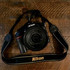 Nikon Black D7100 DSLR Camera